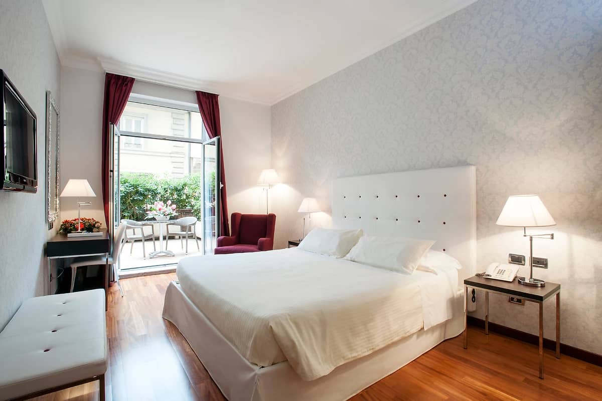 Chambre classique, hôtel Bernini Bristol, Rome, Italie