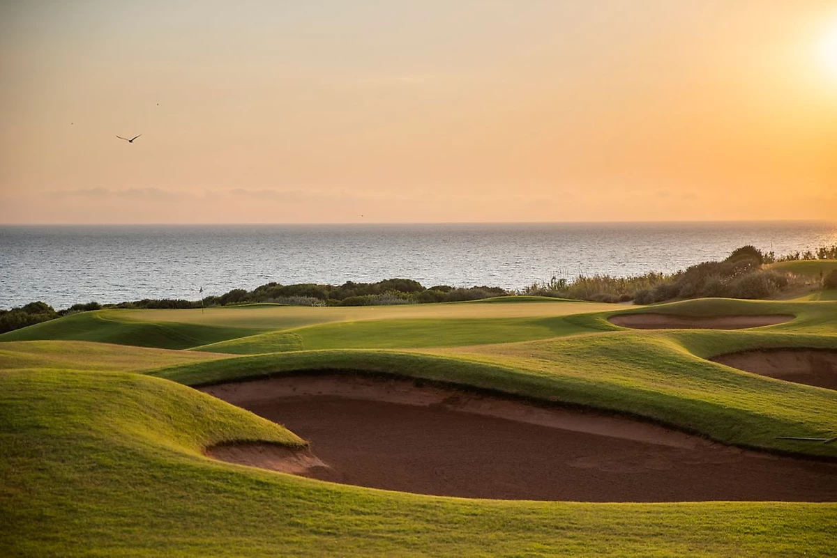 Terrain de golf, hôtel W Costa Navarino