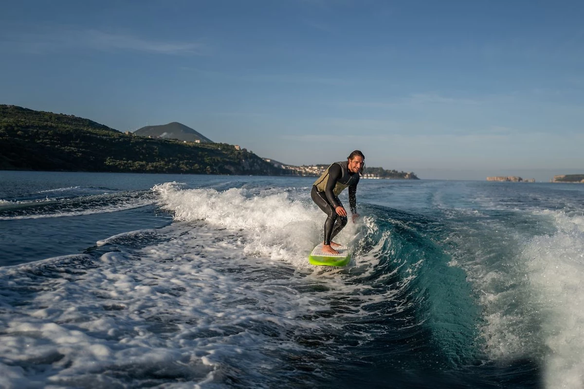 Wakesurf, hôtel W Costa Navarino