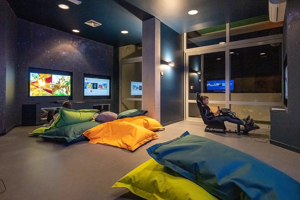 Salle de jeux vidéos, club ado, Valamar Meteor Hotel, Croatie