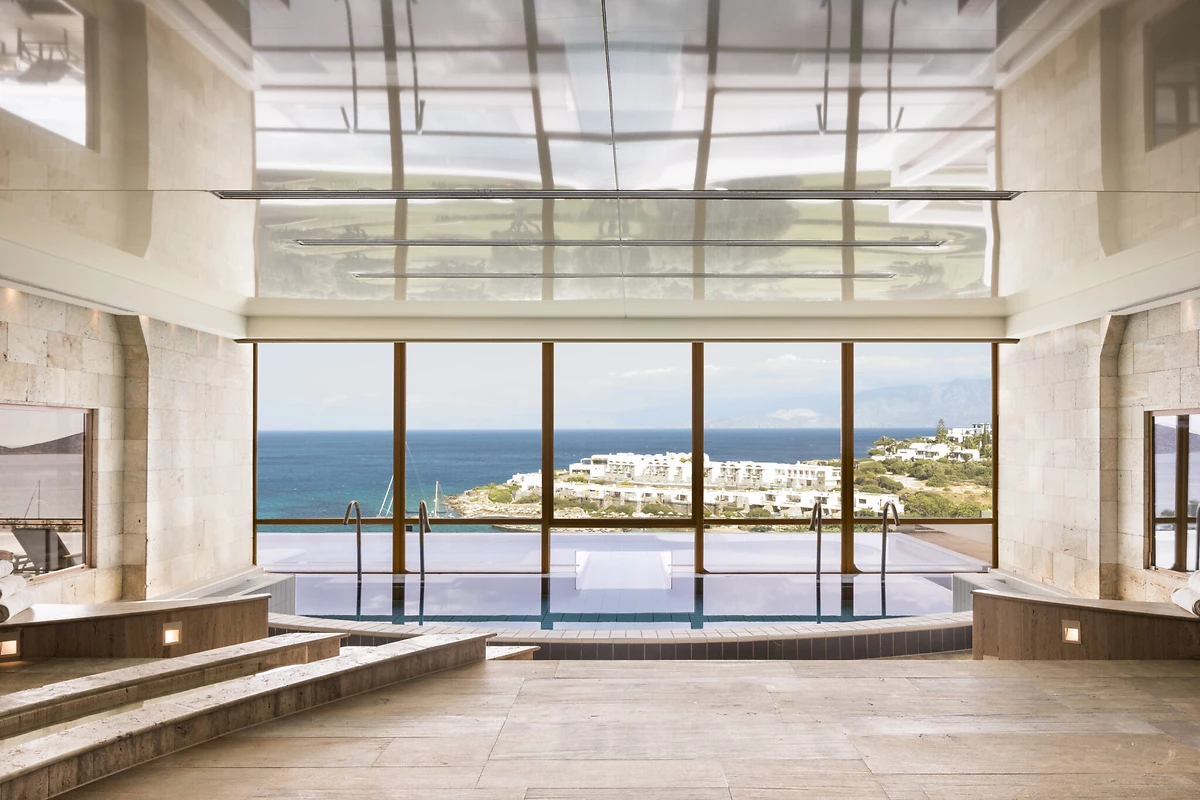 Piscine du Six Senses Spa, Porto Elounda Golf & Spa Resort, Crète, Grèce