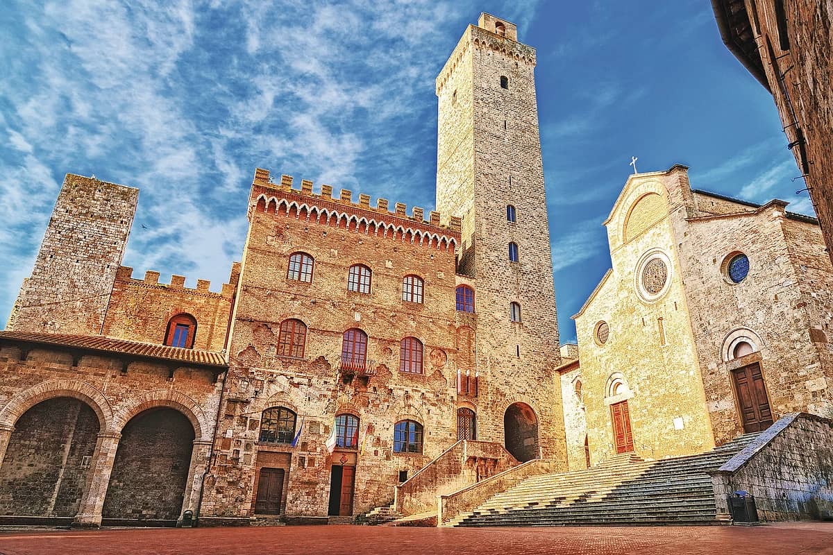 Piazza del Duomo, San Gimignano, Toscane