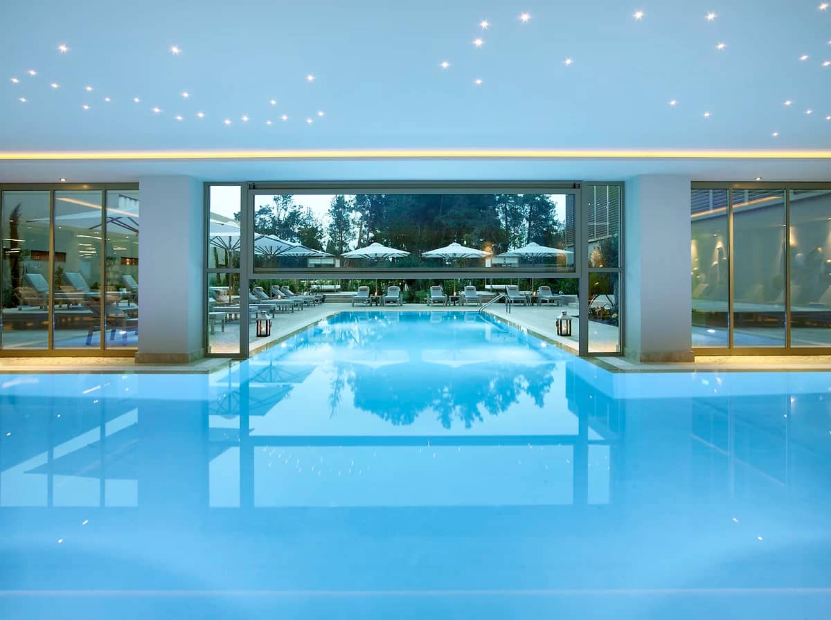 Piscine intérieure, Spa de l'hôtel, Ikos Dassia, Corfou, Grèce