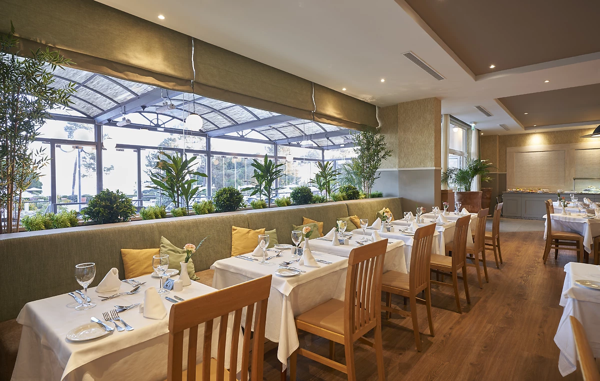 Un des restaurants de l'hôtel, PortoBay Falésia, Portugal