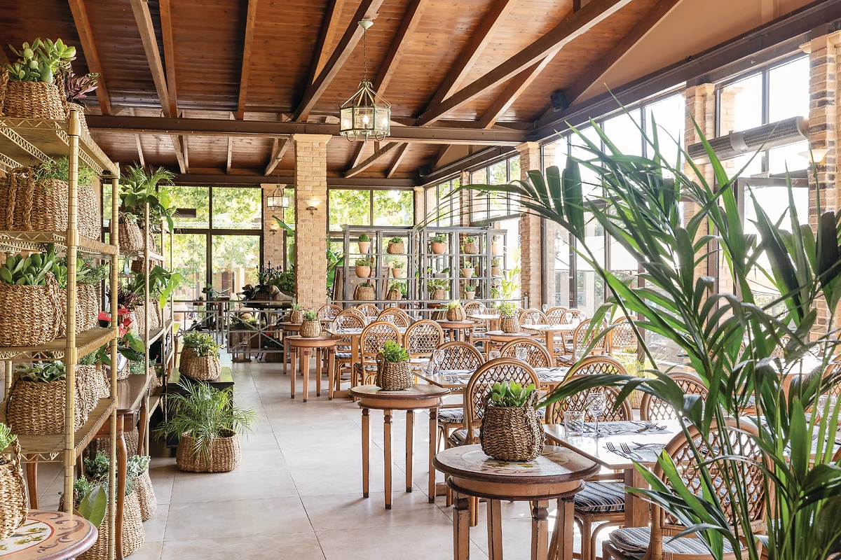 Restaurant méditerranéen, Grecotel LUX ME Costa Botanica, Corfou, Grèce