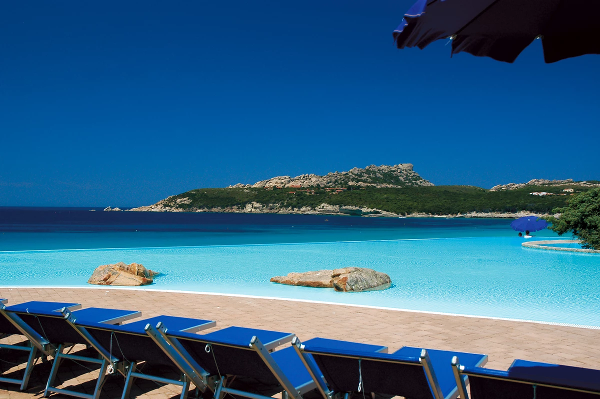 Piscine de l'hôtel, Colonna Grand Hotel Capo Testa