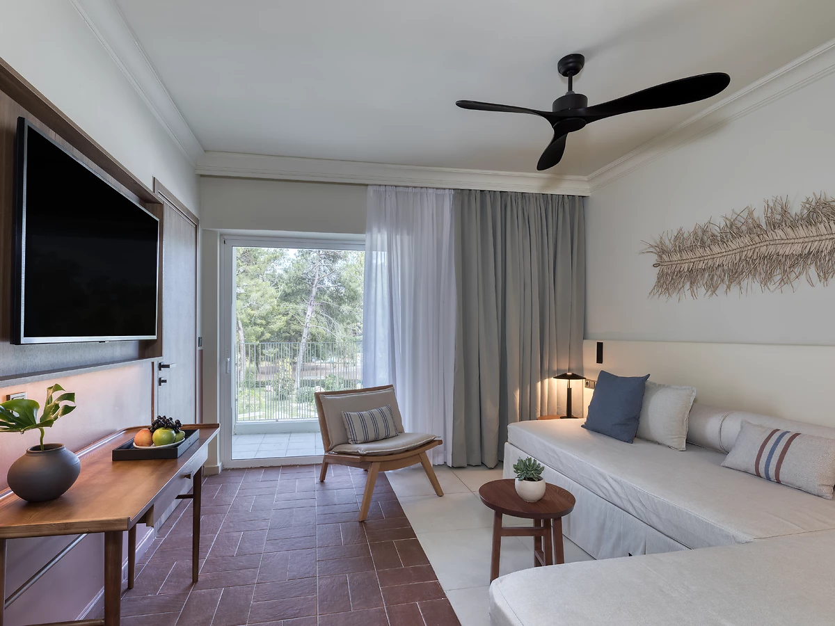 Grand Tropical Nest