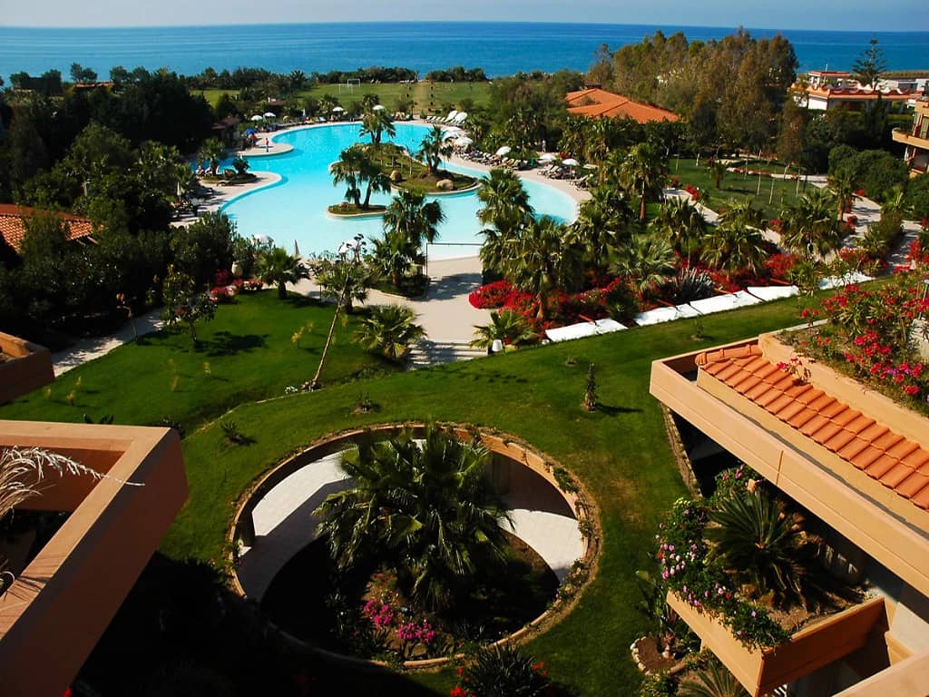 Vue aérienne de la piscine, Acacia Resort, Sicile, Italie