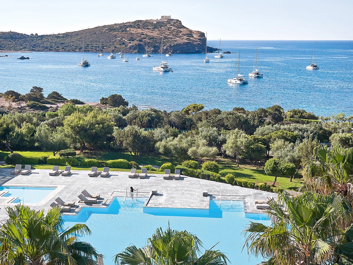 Vue aérienne de la piscine, Grecotel Cape Sounio Boutique Resort, Attique, Grèce