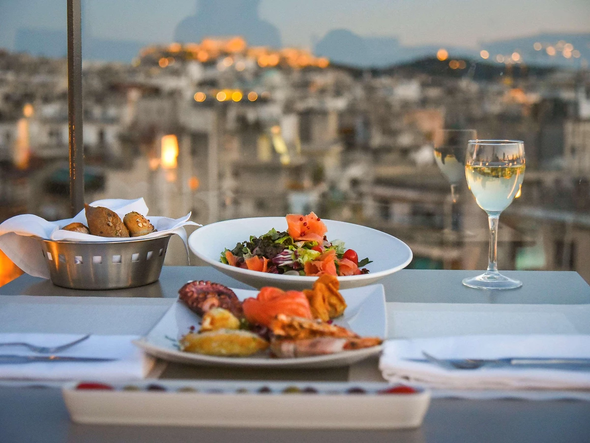 Plat servis au restaurant de l'hôtel, hôtel Novotel Athenes