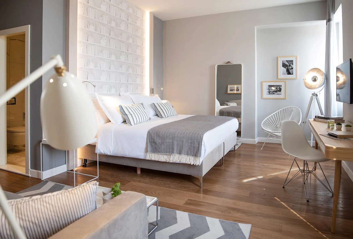 Chambre classique vue mer partielle