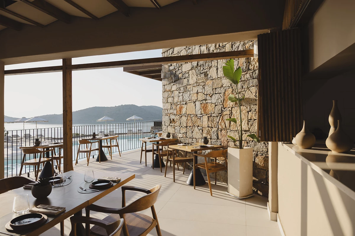 Restaurant Yellow Sea, Domes Aulūs Elounda, Curio Collection, Crète, Grèce