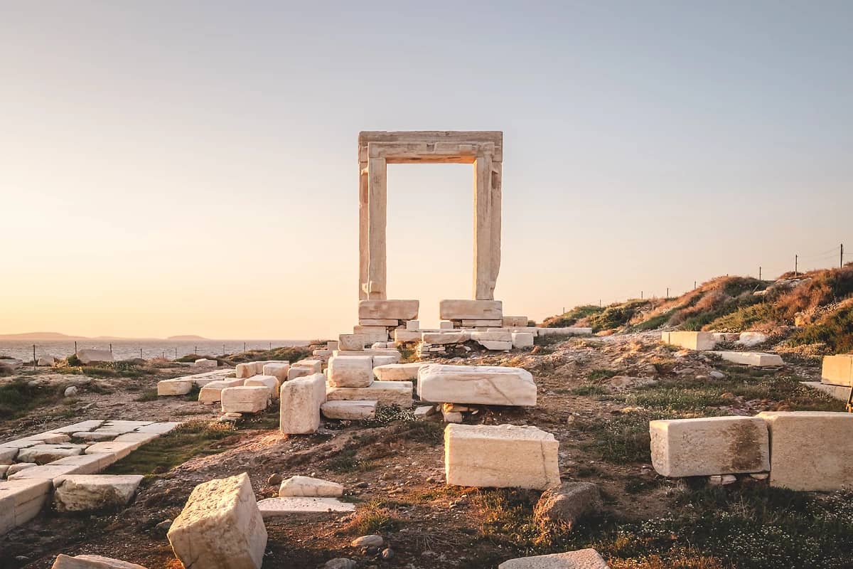 Ancien temple grec d'Apollon à Naxos, Cyclades, Grèce
