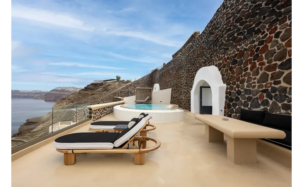 Deluxe cave Suite