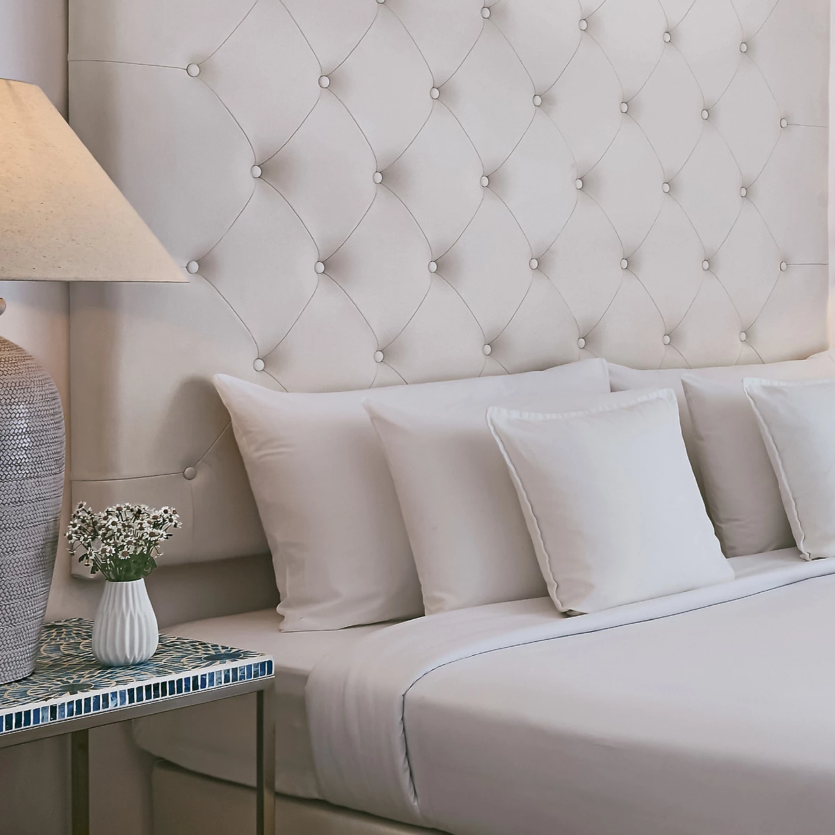 Suite white