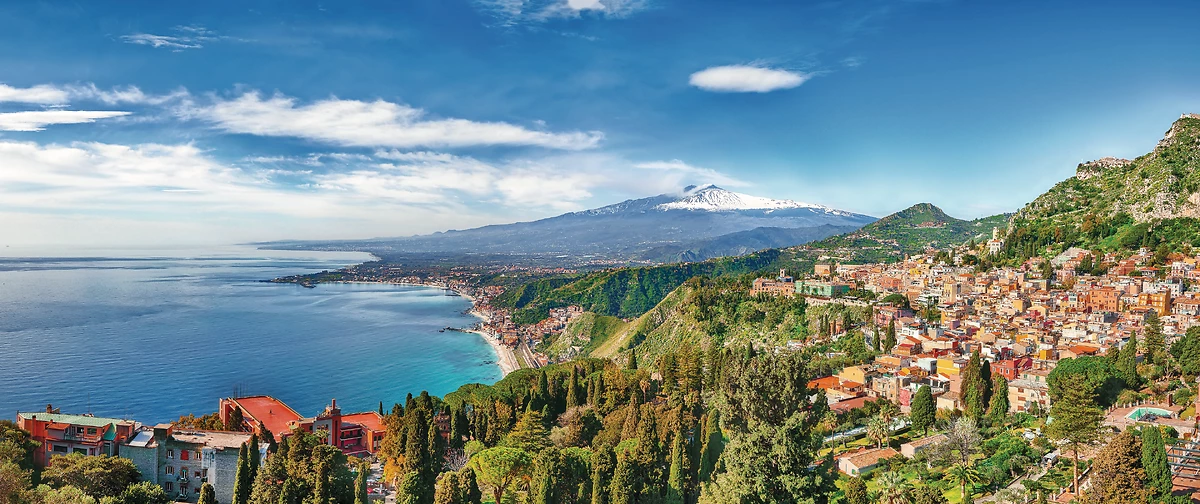 Vue panoramique sur la baie Giardini-Naxos, Taormine, Sicile
