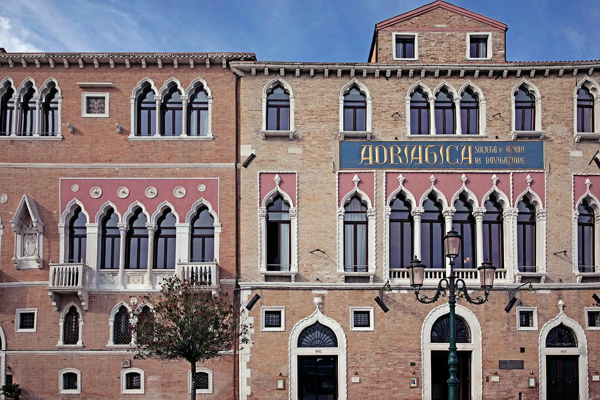 Façade, Il Palazzo Experimental, Venise, Italie
