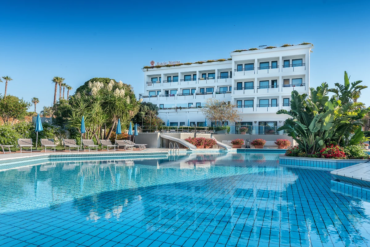 Piscine avec toboggan, Acacia Marina, Sicile, Italie