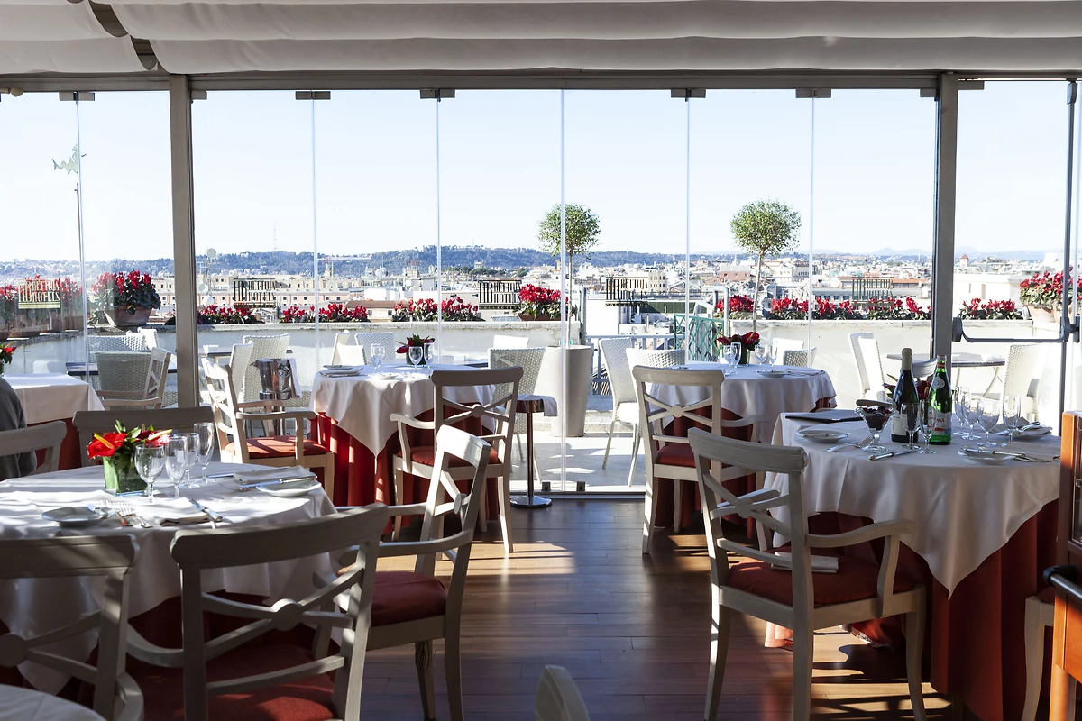 Terrasse en rooftop, hôtel Mediterraneo