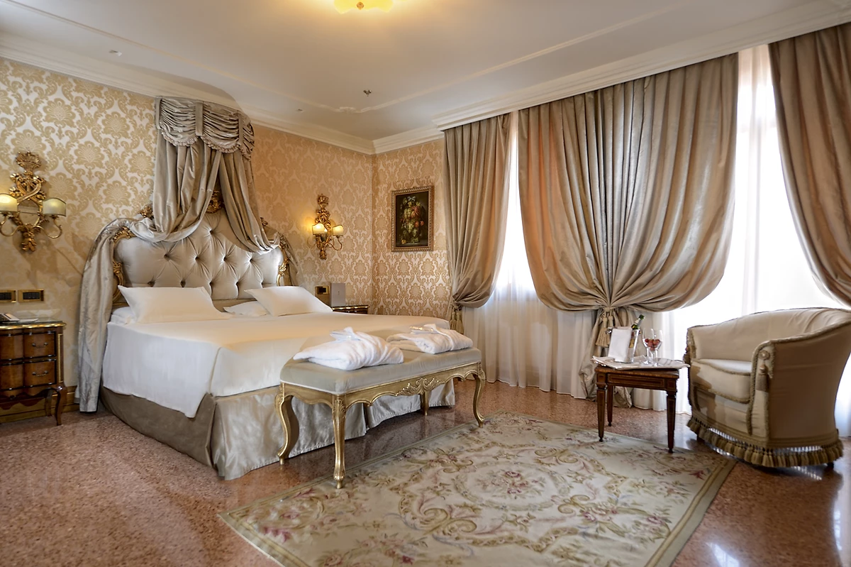 Chambre deluxe, Hôtel Ai Reali, Venise, Italie.