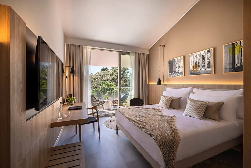 Chambre supérieure vue jardin