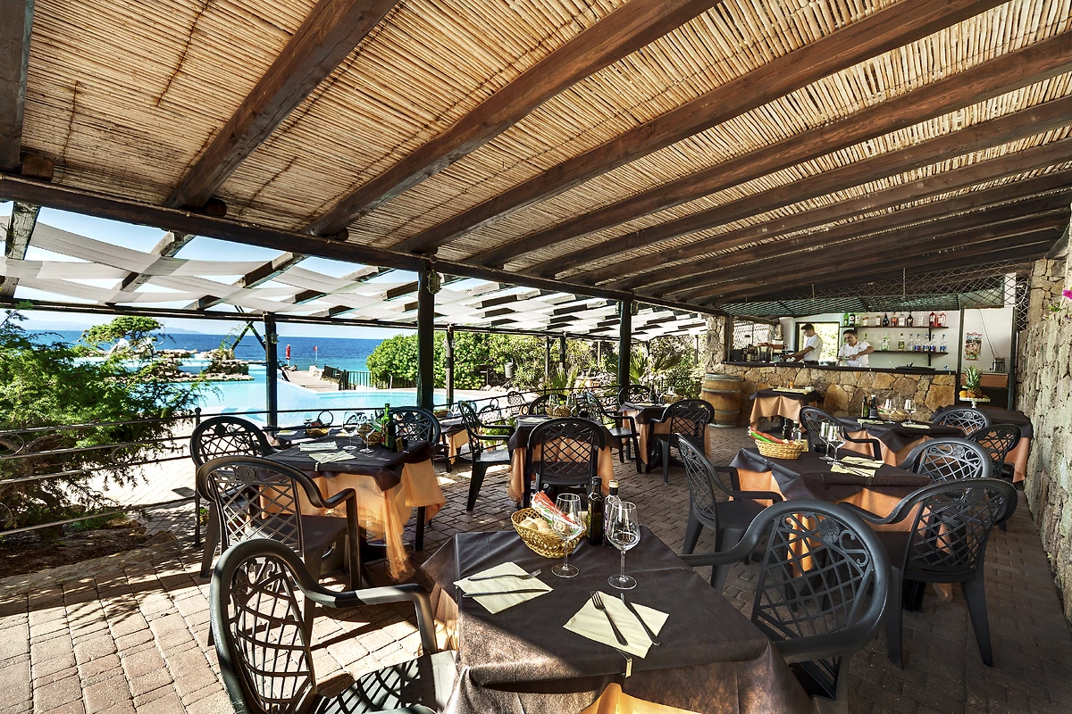 Restaurant de l'hôtel, Colonna Grand Hotel Capo Testa