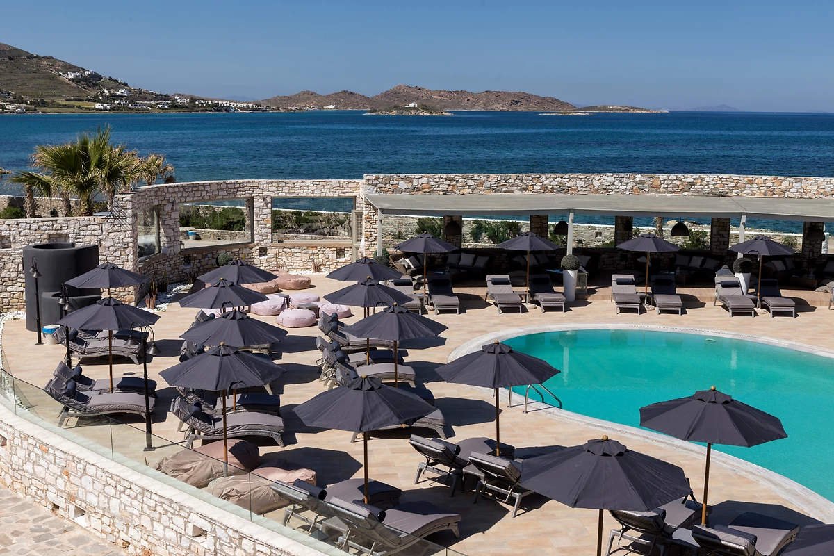 Piscine, St Andrea resort, Paros, Grèce.