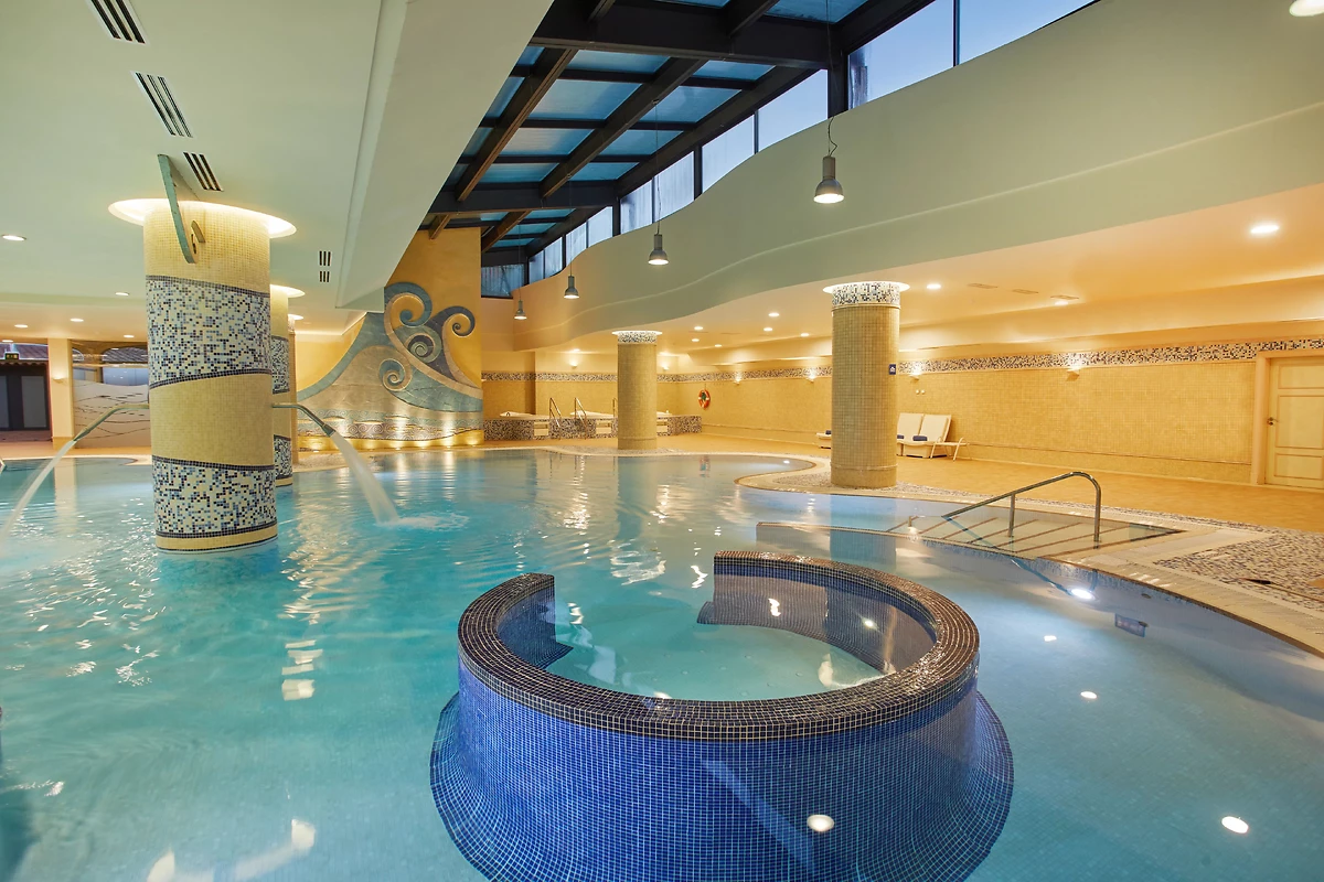 Piscine intérieure, spa de l'hôtel, Secrets Bahía Real Resort & Spa