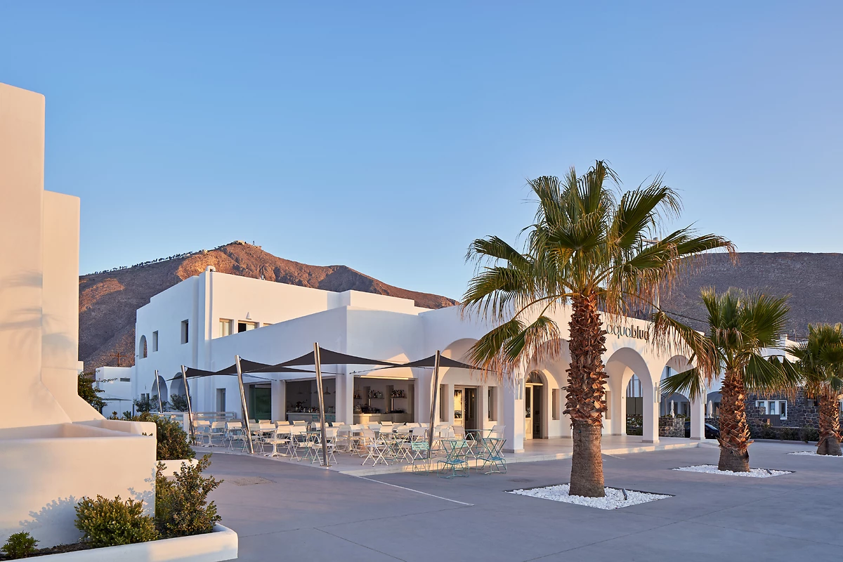Lounge Bar, Aquablue Hotel, santorin, Grèce.
