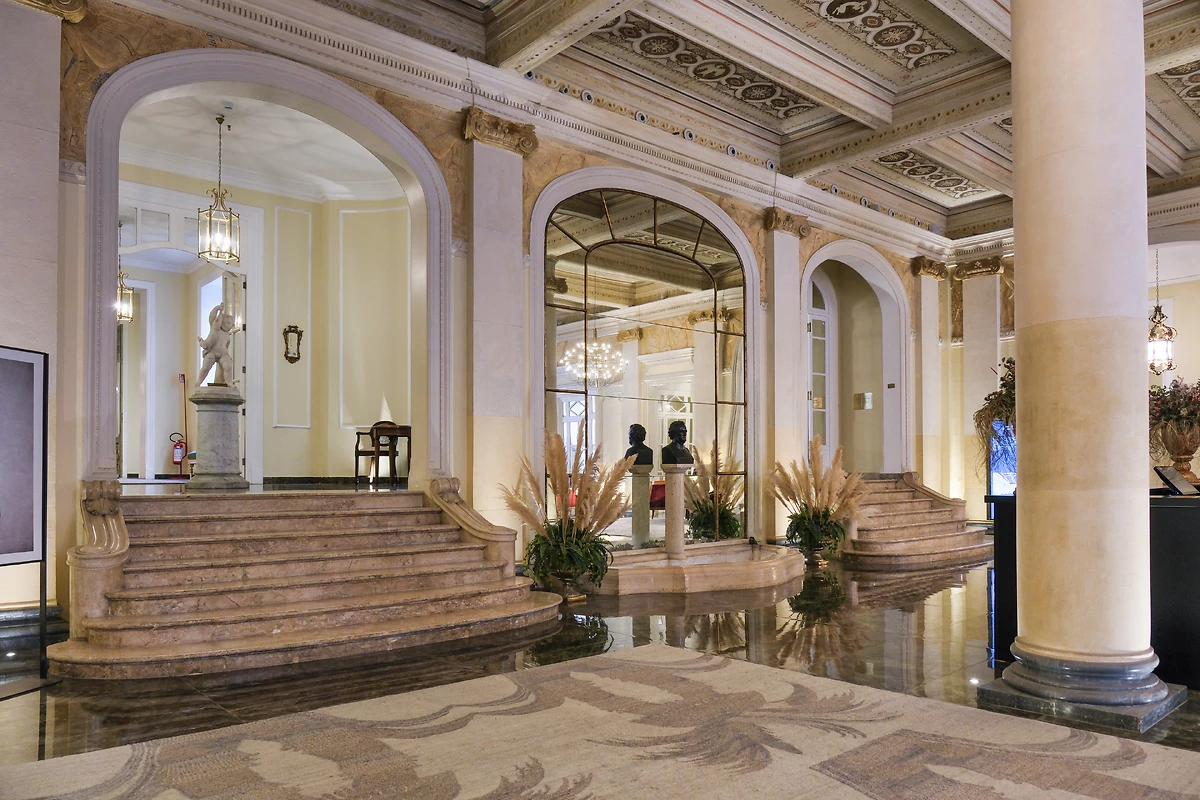 Entrée, Grand Hotel et des Palmes, Sicile, Italie