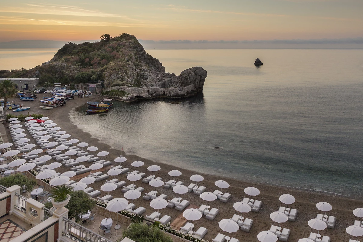 Plage, hôtel Grand Hotel Mazzarò Sea Palace, Taormine, Sicile, Italie