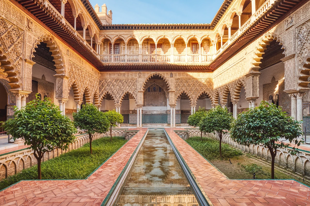 Court intérieure de l'Alcazar, Séville, Andalousie, Espagne