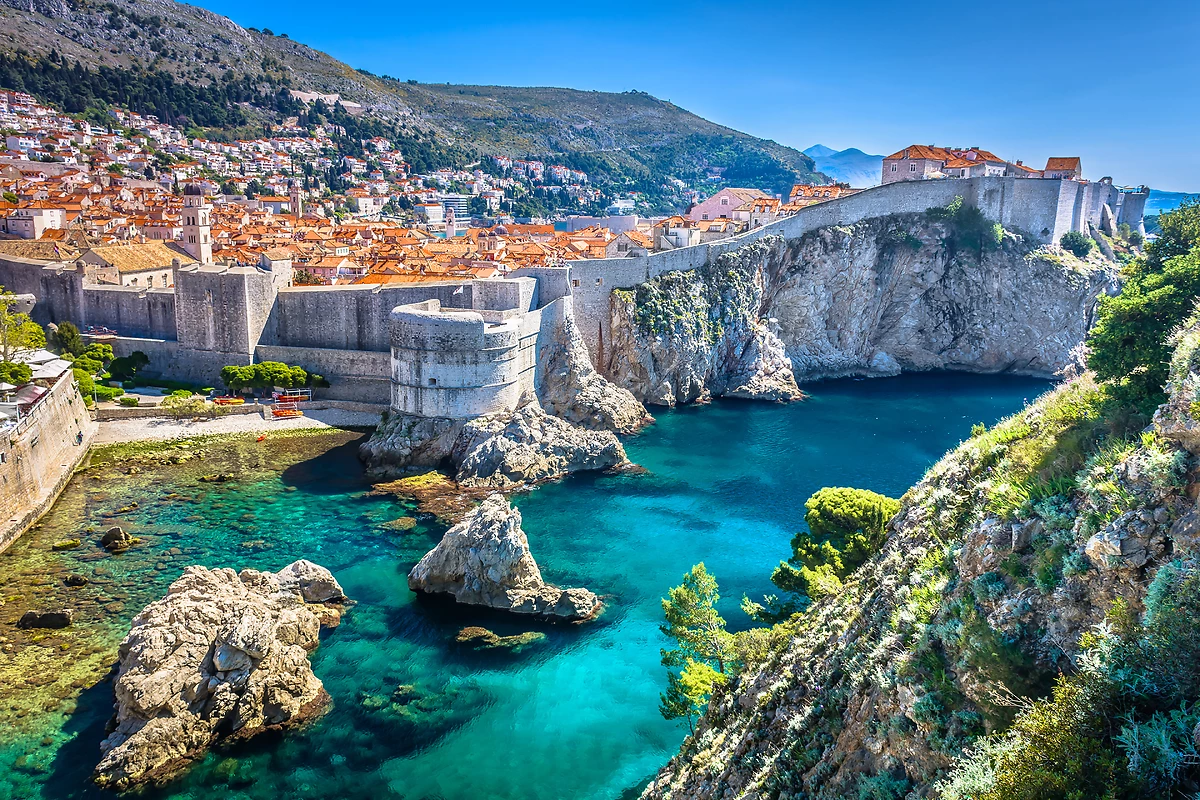 Vue sur les murailles de la vielle ville de Dubrovnik, Croatie