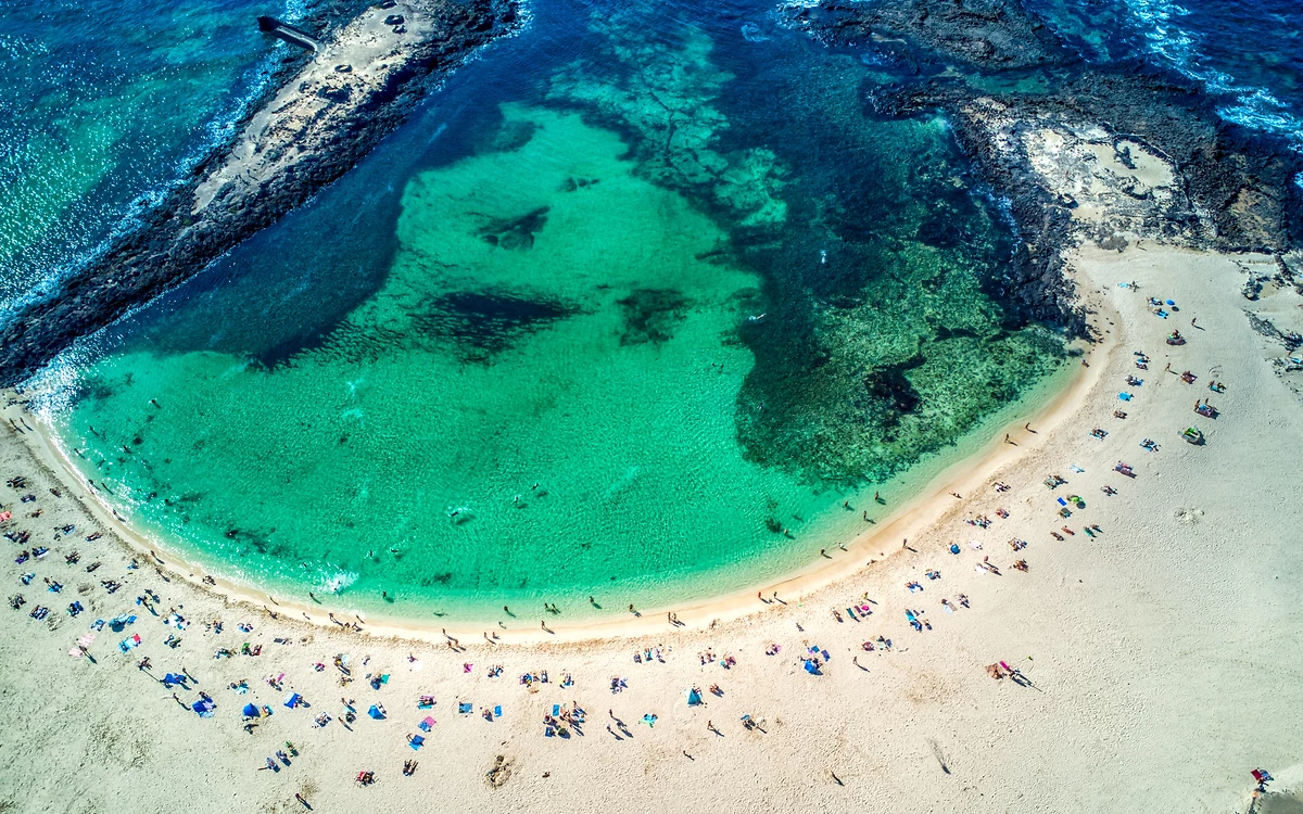 Vue aérienne de la plage de La Concha à El Cotillo, Fuerteventura, îles Canaries, Espagne