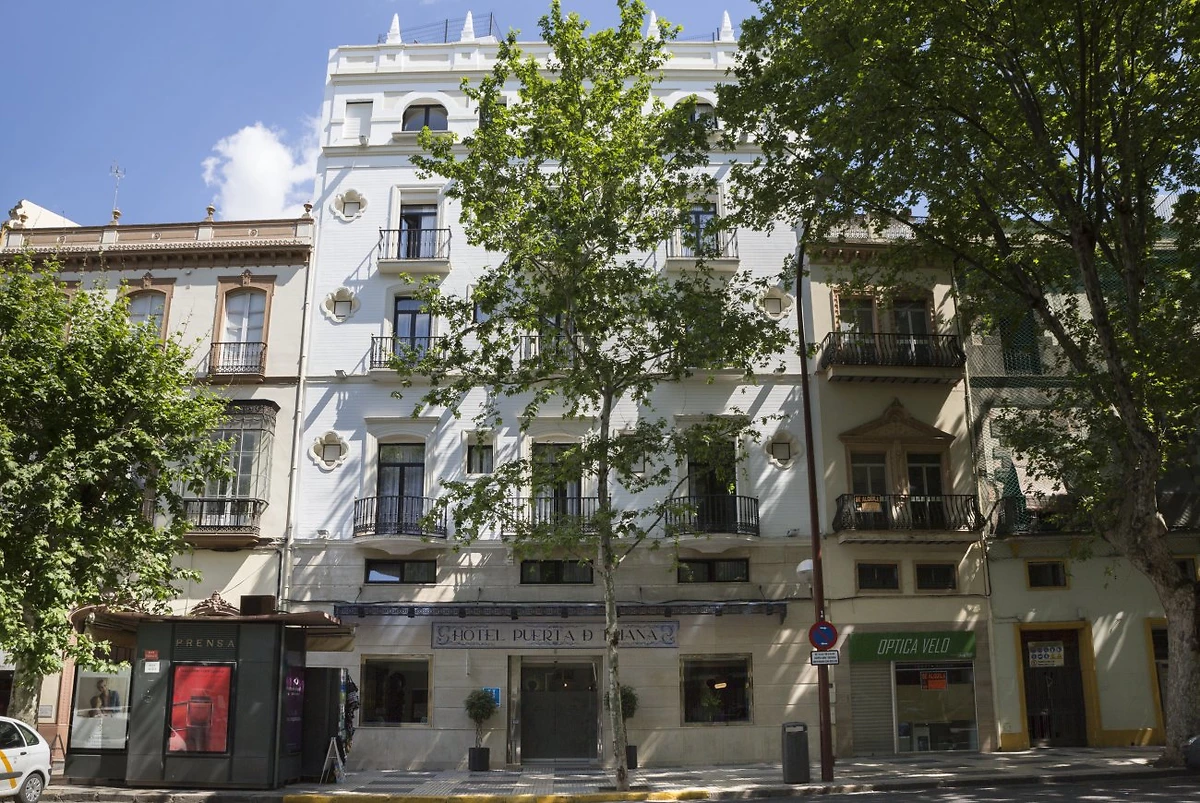 Façade, Petit Palace Puerta de Triana