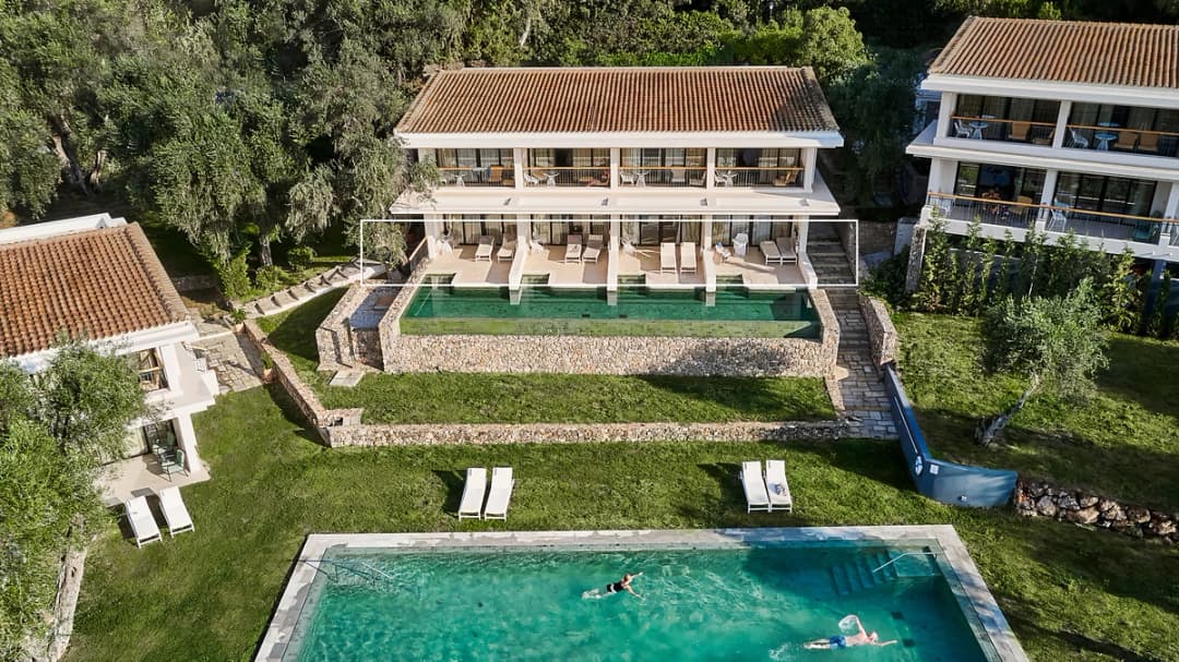 Swim Up Bungalow Famille