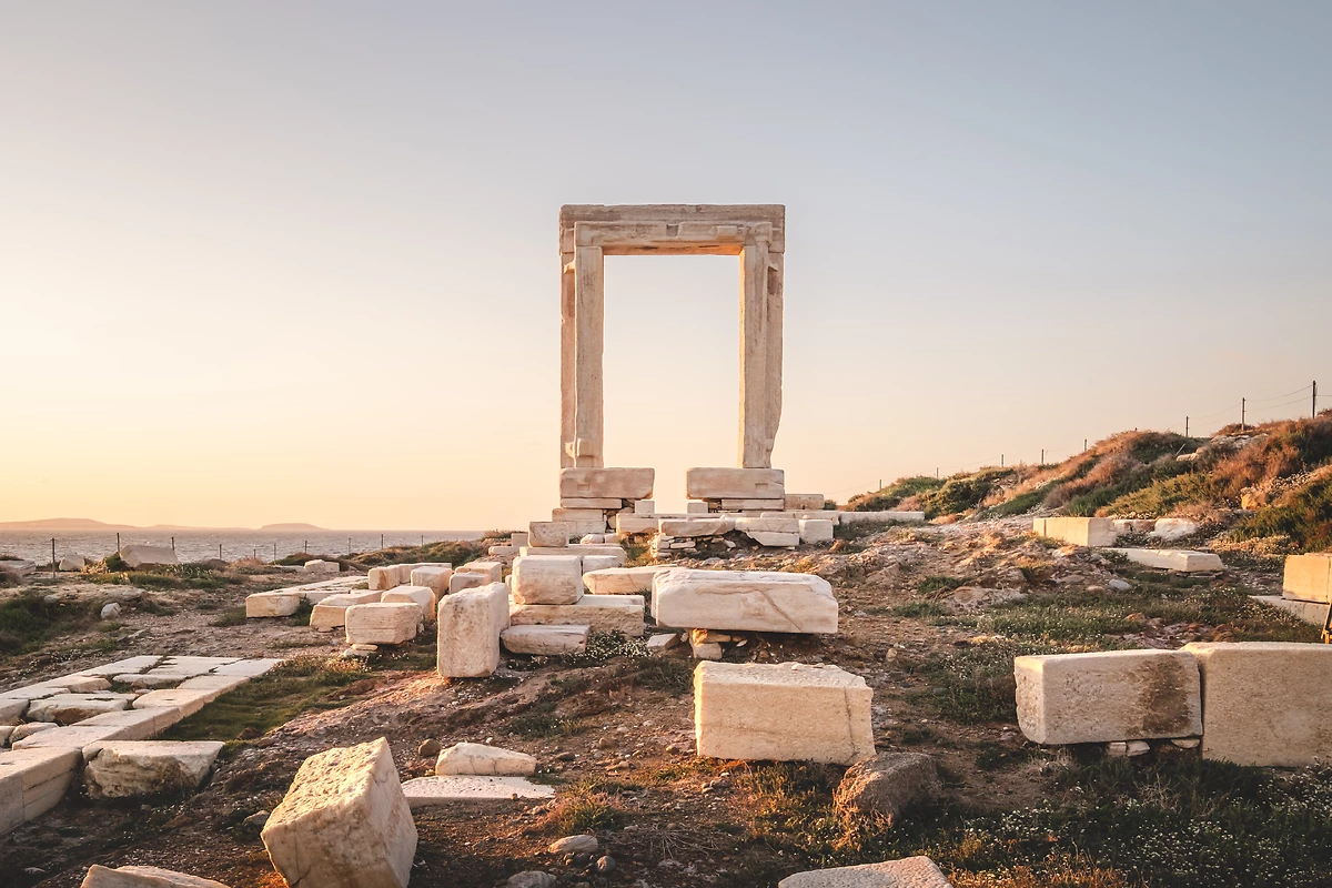 Ancien temple grec d'Apollon à Naxos, Cyclades, Grèce