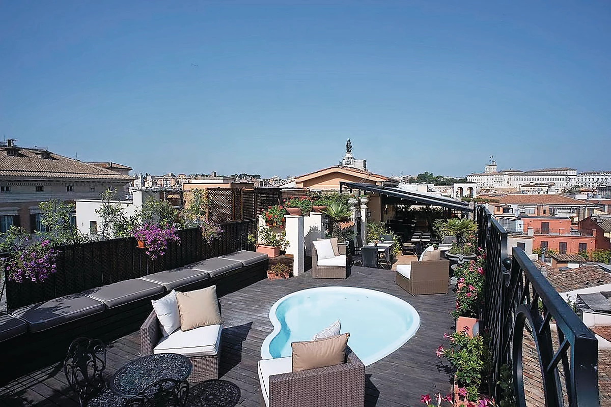 Terrasse Rooftop, Hôtel Colonna Palace, Rome, Italie.