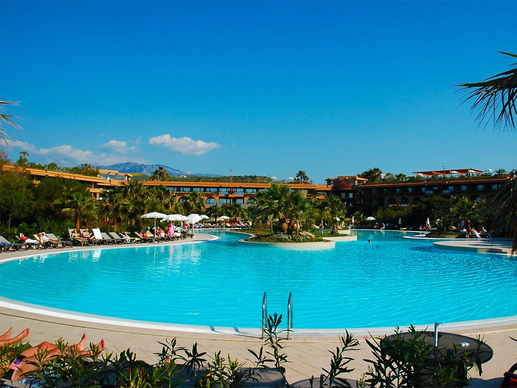 Piscine de l'hôtel, Acacia Resor