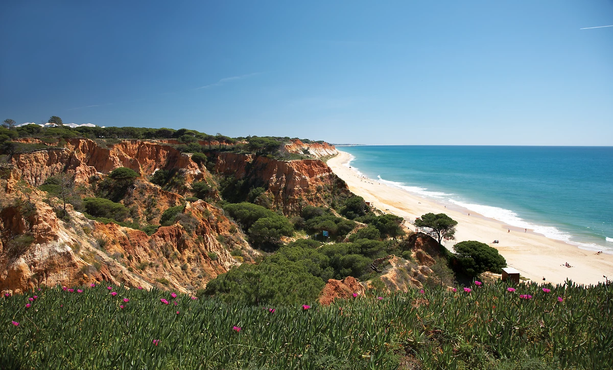 Vue sur la plage à proximité de l'hôtel, PortoBay Falésia, Portugal