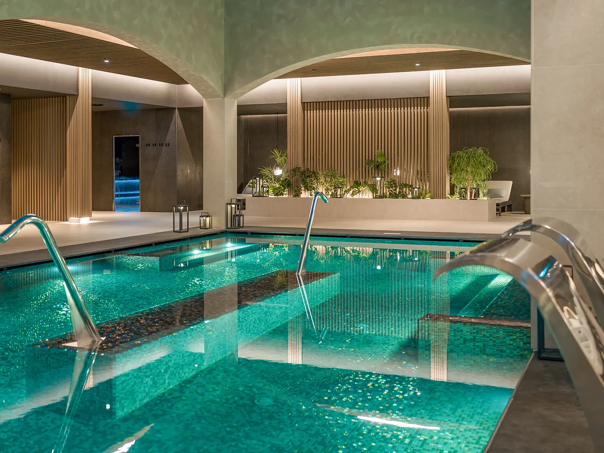 Piscine intérieure du Spa, Dreams Madeira Resort, Spa & Marina, Madère, Portugal