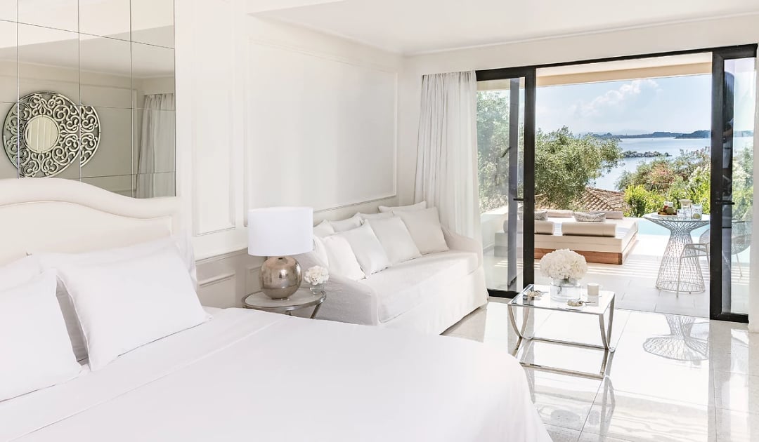 Swim Up Bungalow Junior Suite