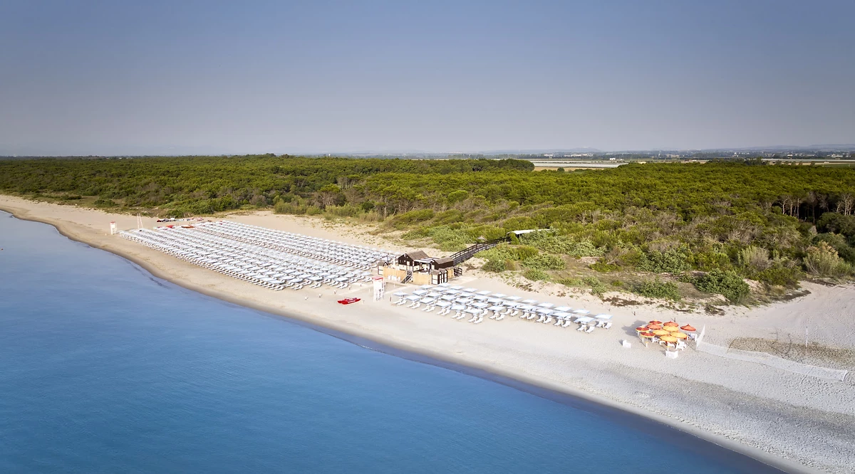 Vue de la plage, Torreserena, Pouilles, Italie
