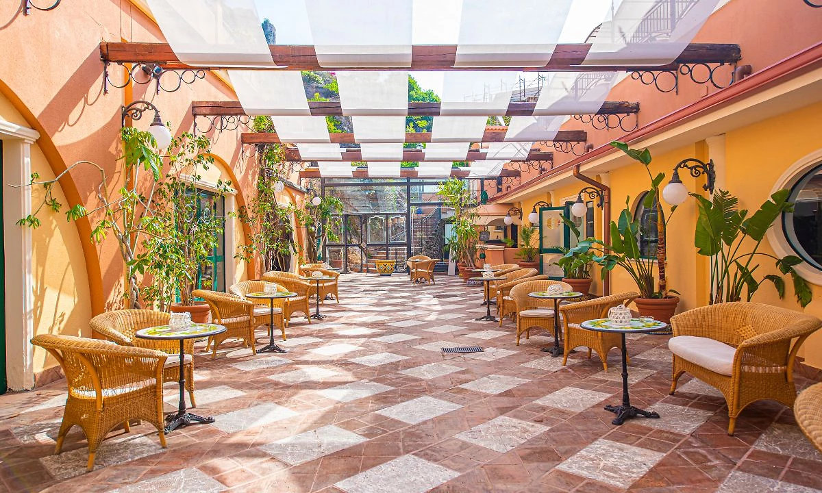 Lounge, Baia Taormina CDSHotels, Sicile