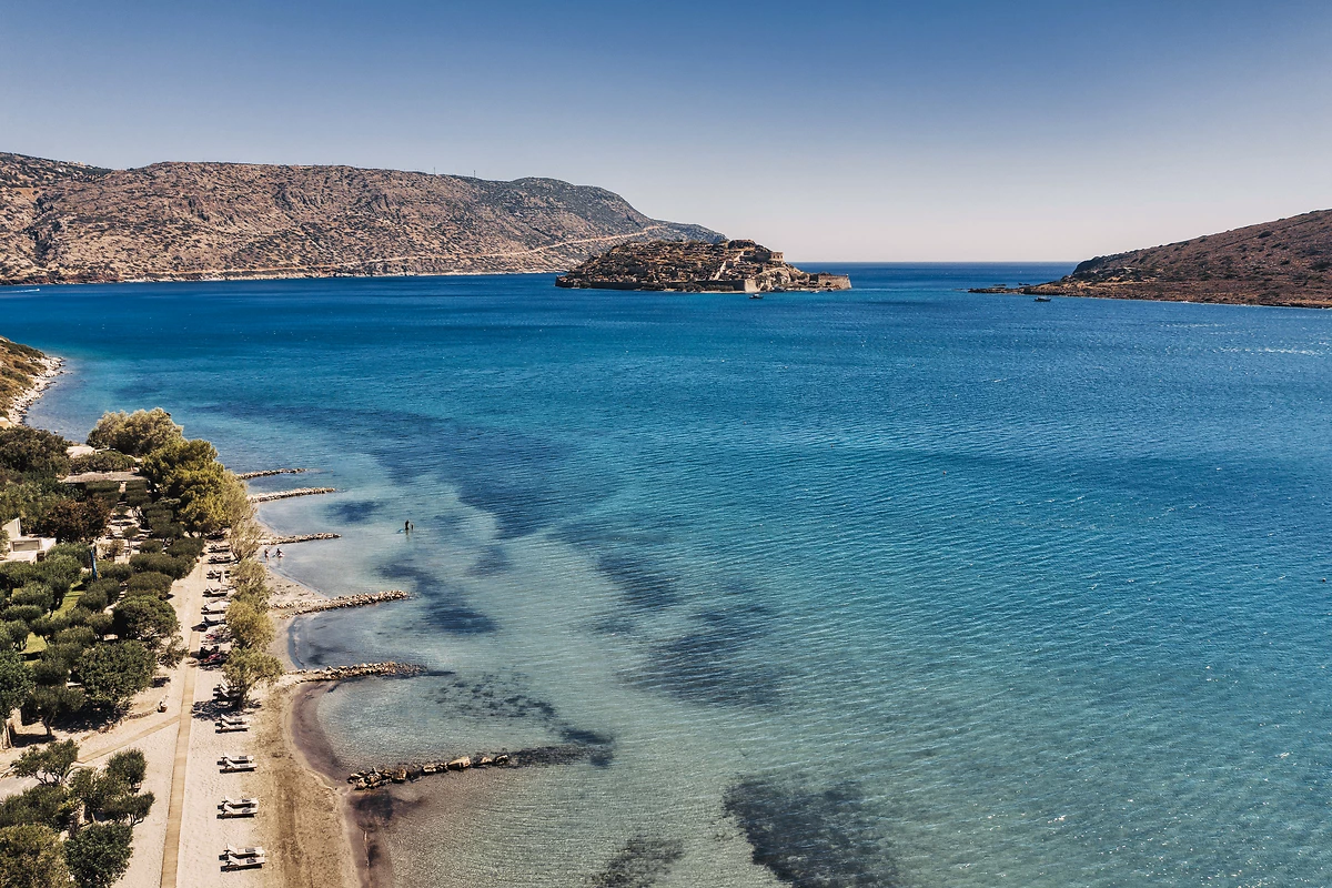 Vue aérienne de la plage, Domes of Elounda, Autograph Collection, Crète, Grèce