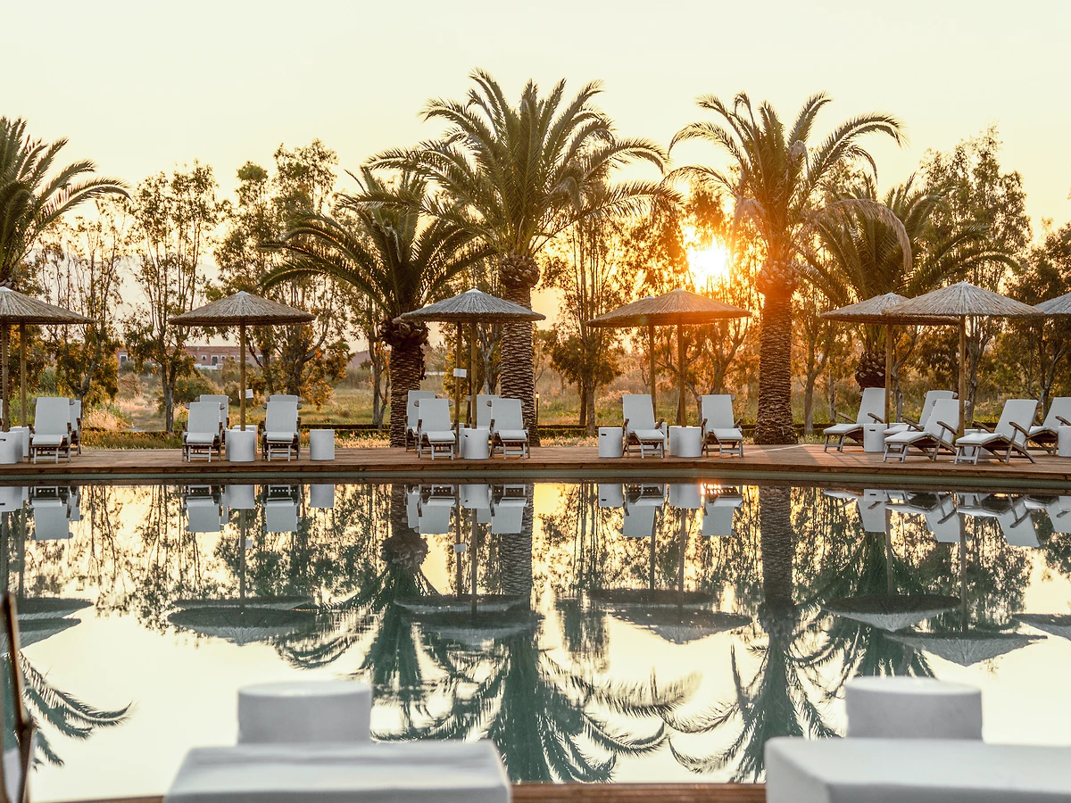Piscine d'eau douce, Grecotel LUX ME Costa Botanica, Corfou, Grèce