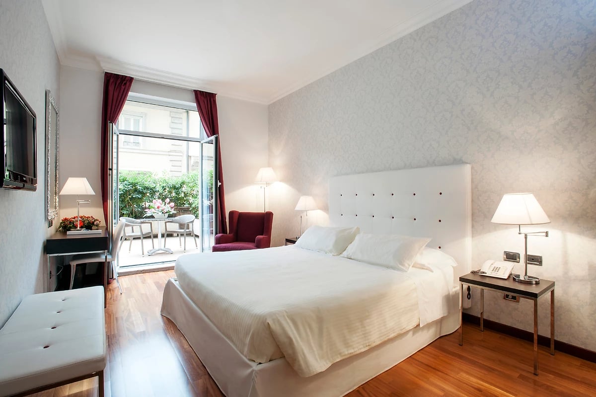 Chambre classique, hôtel Bernini Bristol, Rome, Italie