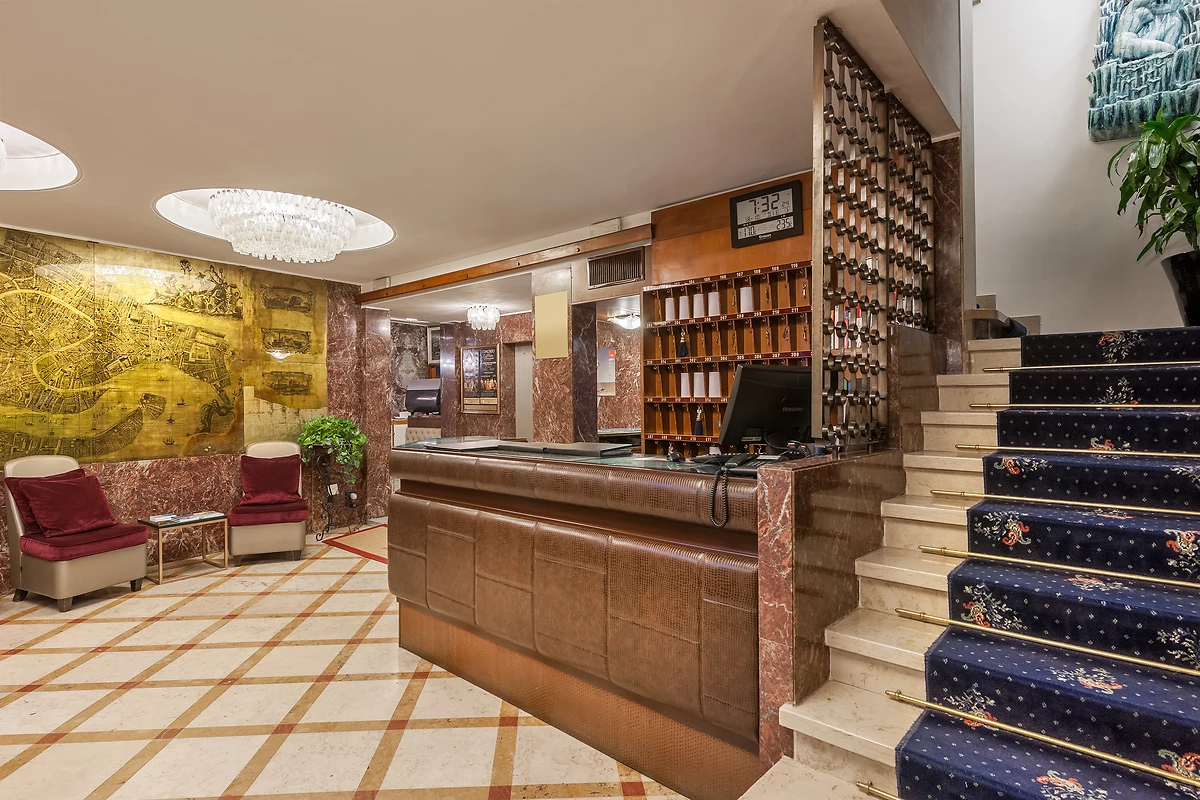 Réception de l'hôtel, hôtel Montecarlo