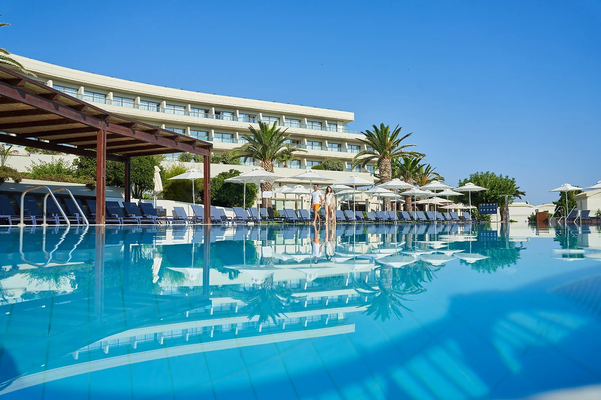Piscine de l'hôtel, hôtel Agapi Beach Resort