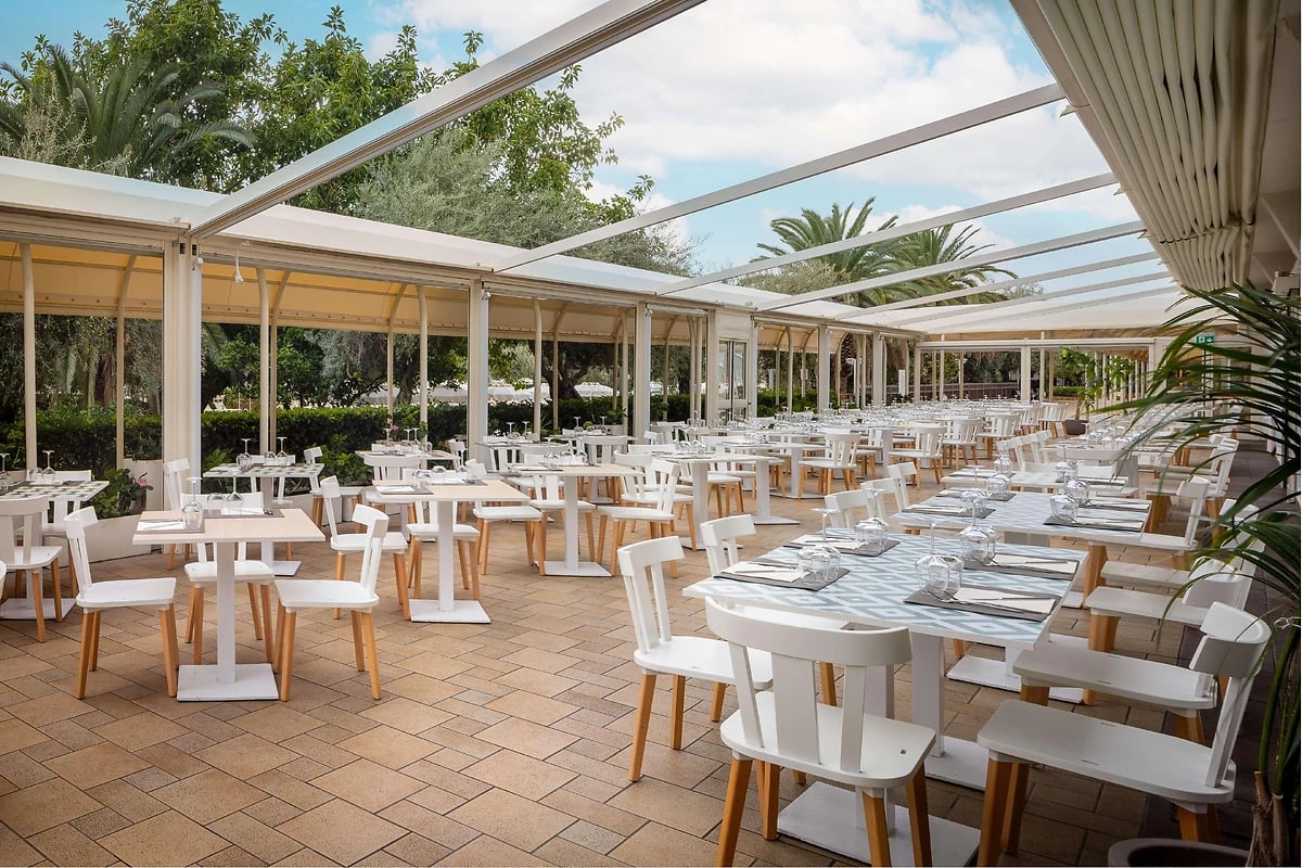 Oasys Restaurant, UNAHOTELS Naxos Beach Sicilia, Sicile, Italie